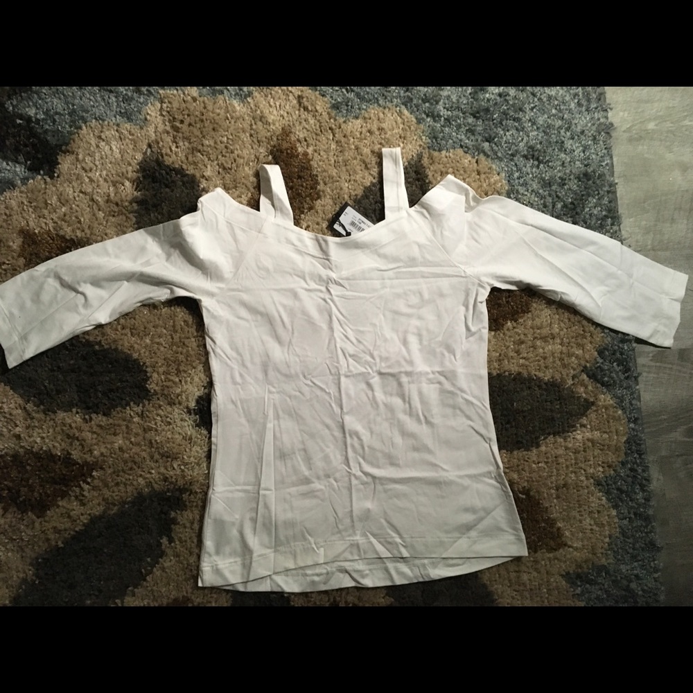 AX white top - Picture 2 of 5